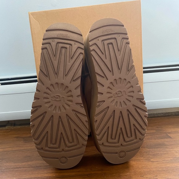 UGG Classic Mini Platform - Picture 11 of 11